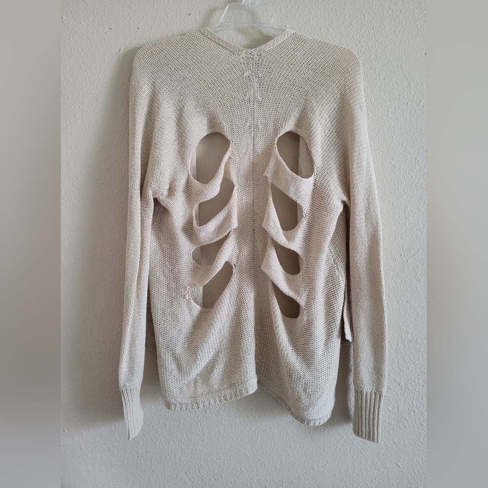 Ark & Co Sz Small Cream Sweater with Cut-Out Back